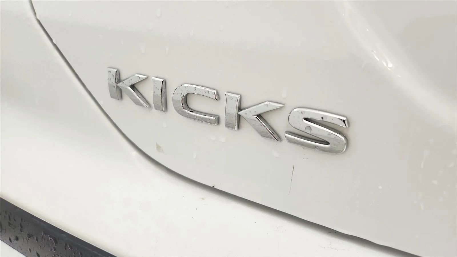 Used 2023 Nissan Kicks S FWD image 17