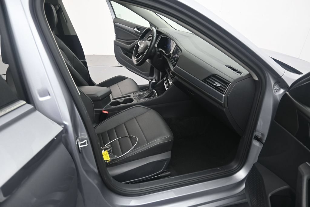 Used 2024 Volkswagen Jetta SE FWD image 19