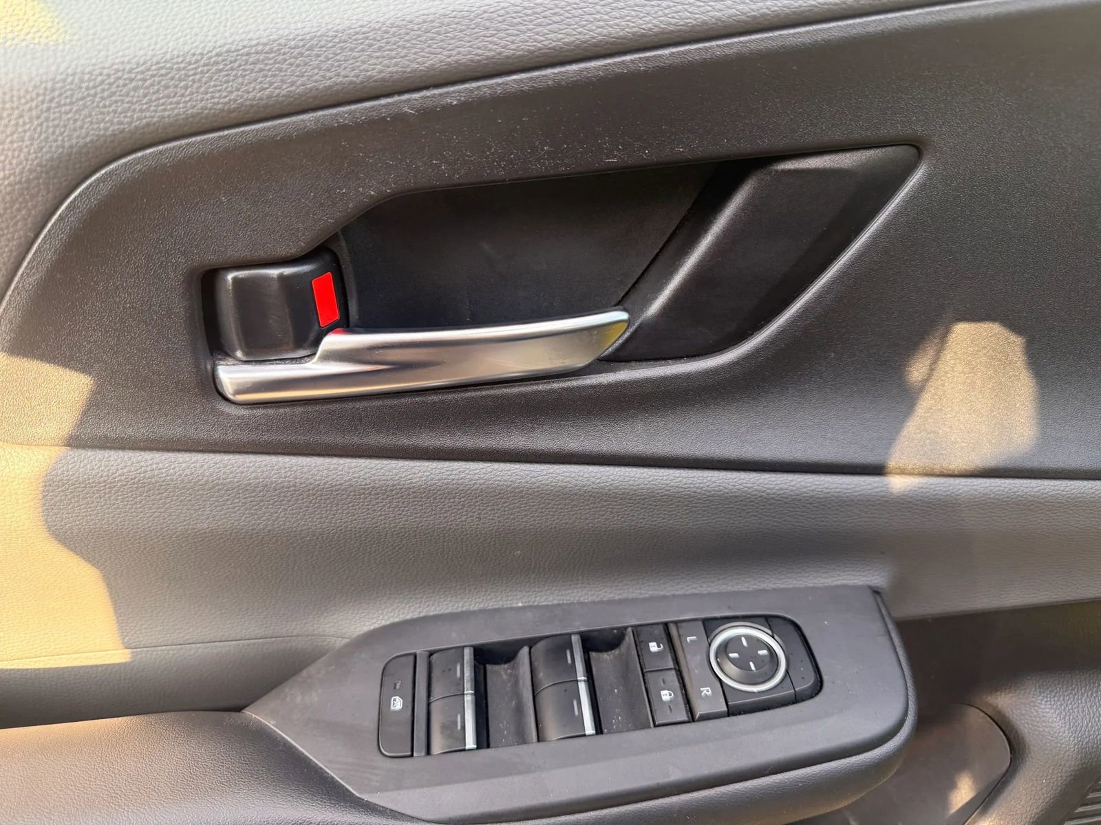 Used 2023 Toyota Prius XLE image 9