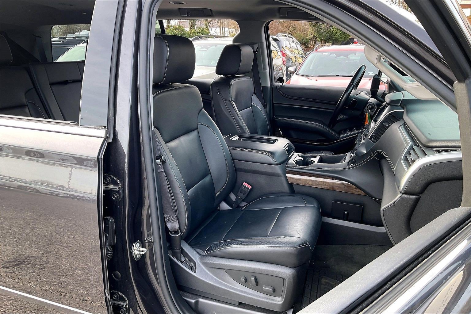 Used 2015 Chevrolet Tahoe LT image 7