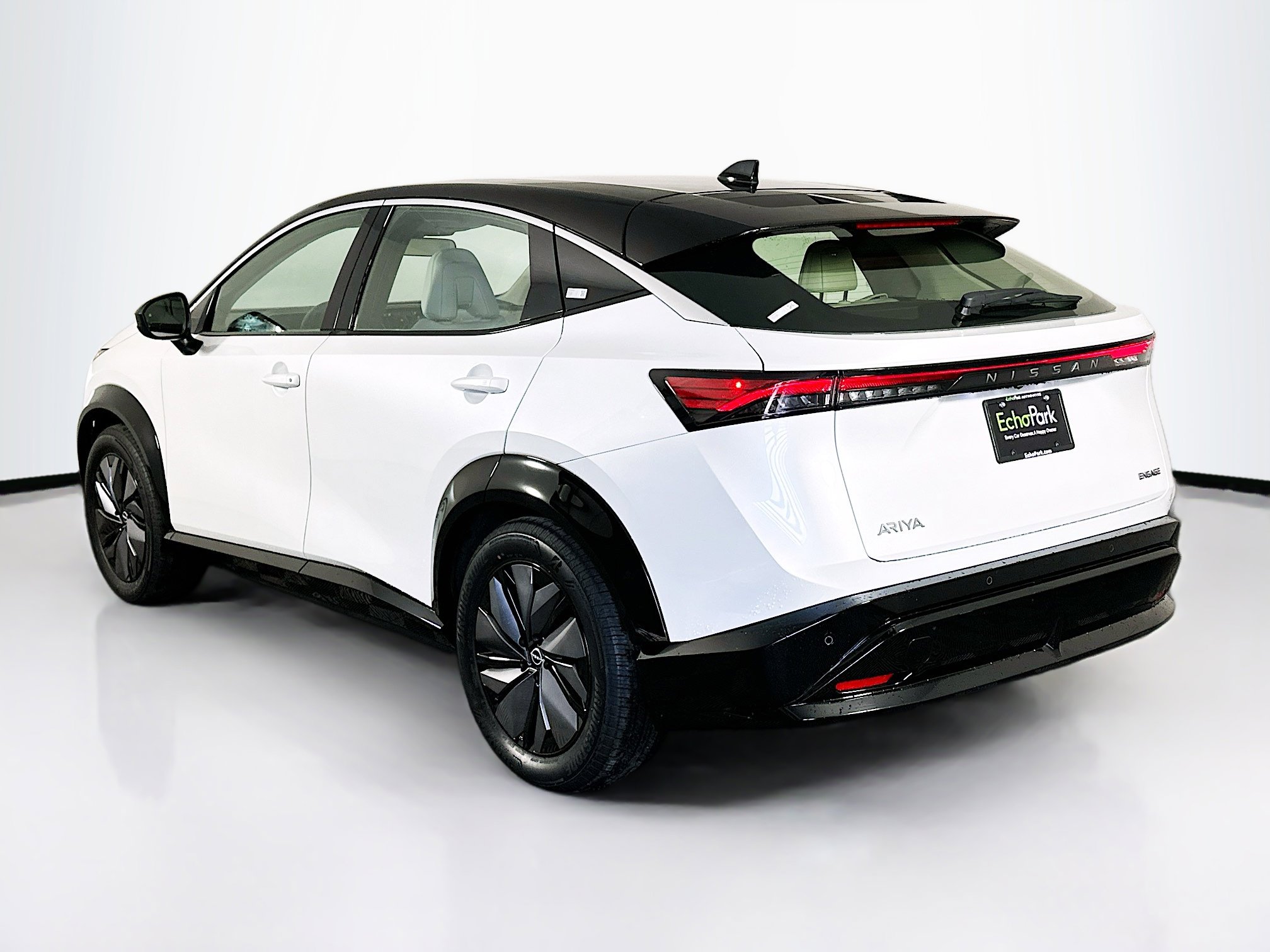 Used 2023 Nissan Ariya FWD image 5