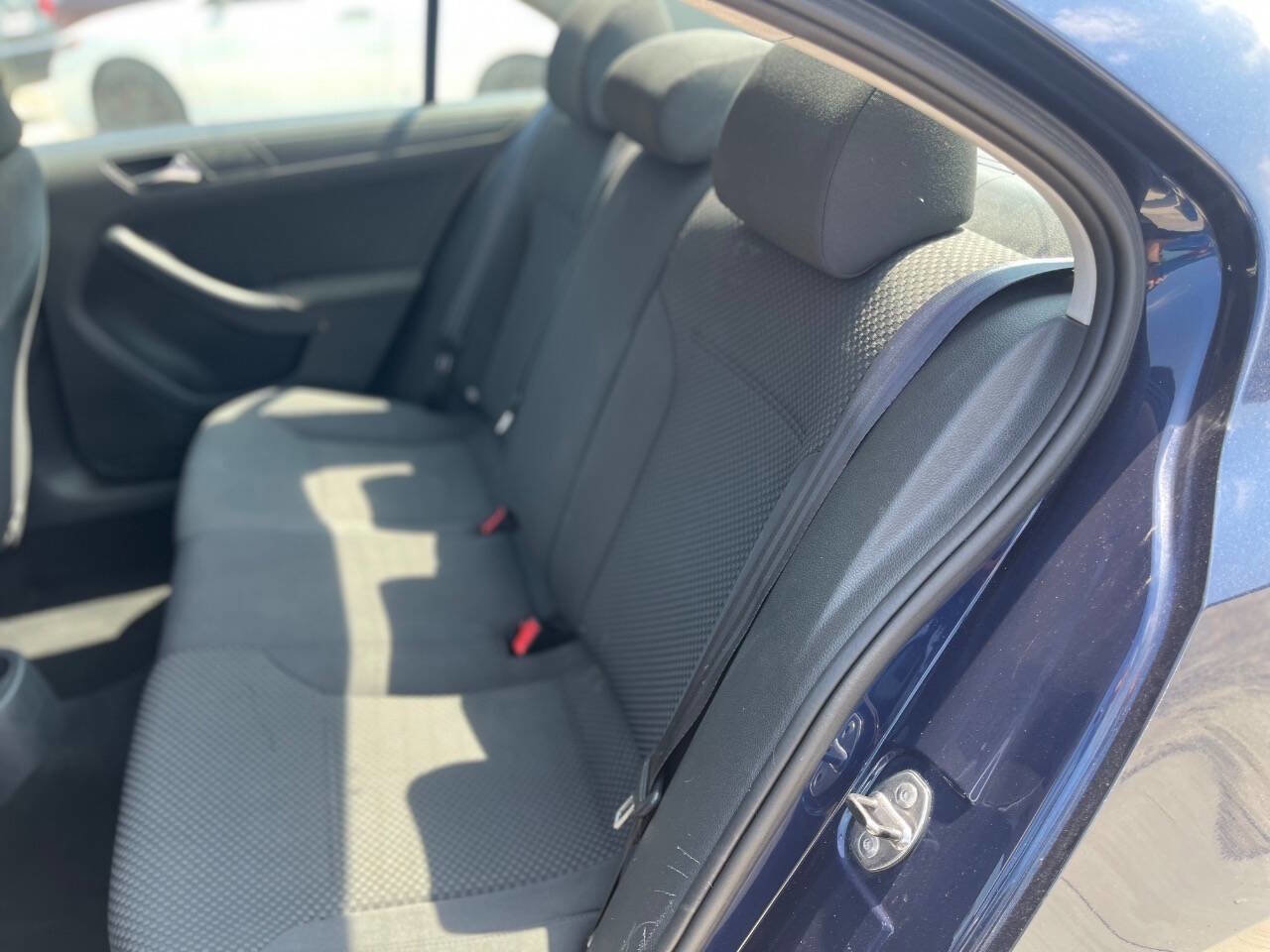 Used 2013 Volkswagen Jetta SE image 16