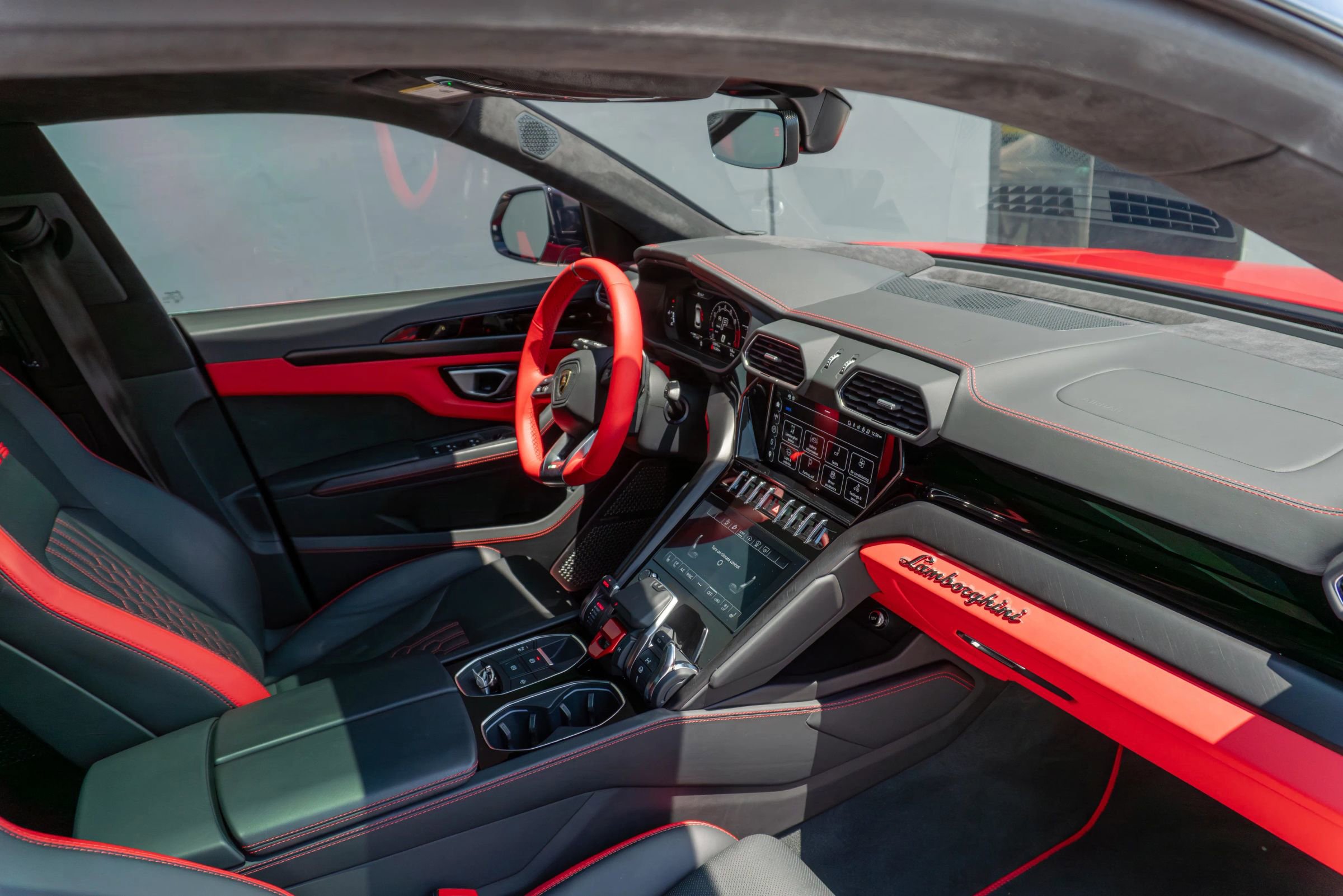 Used 2024 Lamborghini Urus S AWD/4WD image 60