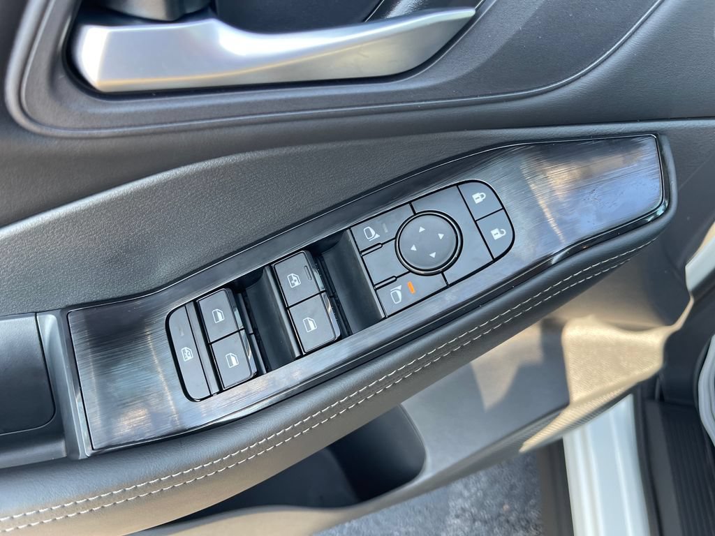 New 2026 Nissan Rogue SV w/ Cold Weather Package AWD/4WD image 11
