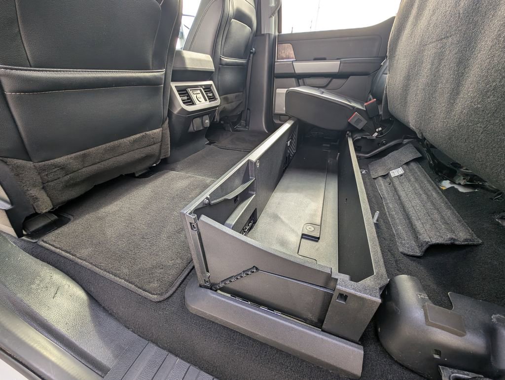 Used 2023 Ford F350 Lariat w/ Chrome Package image 18