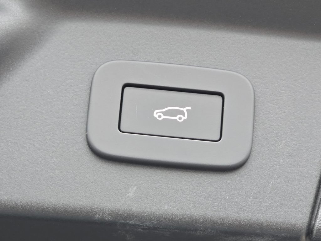 New 2026 Land Rover Range Rover Velar Dynamic SE AWD/4WD image 17