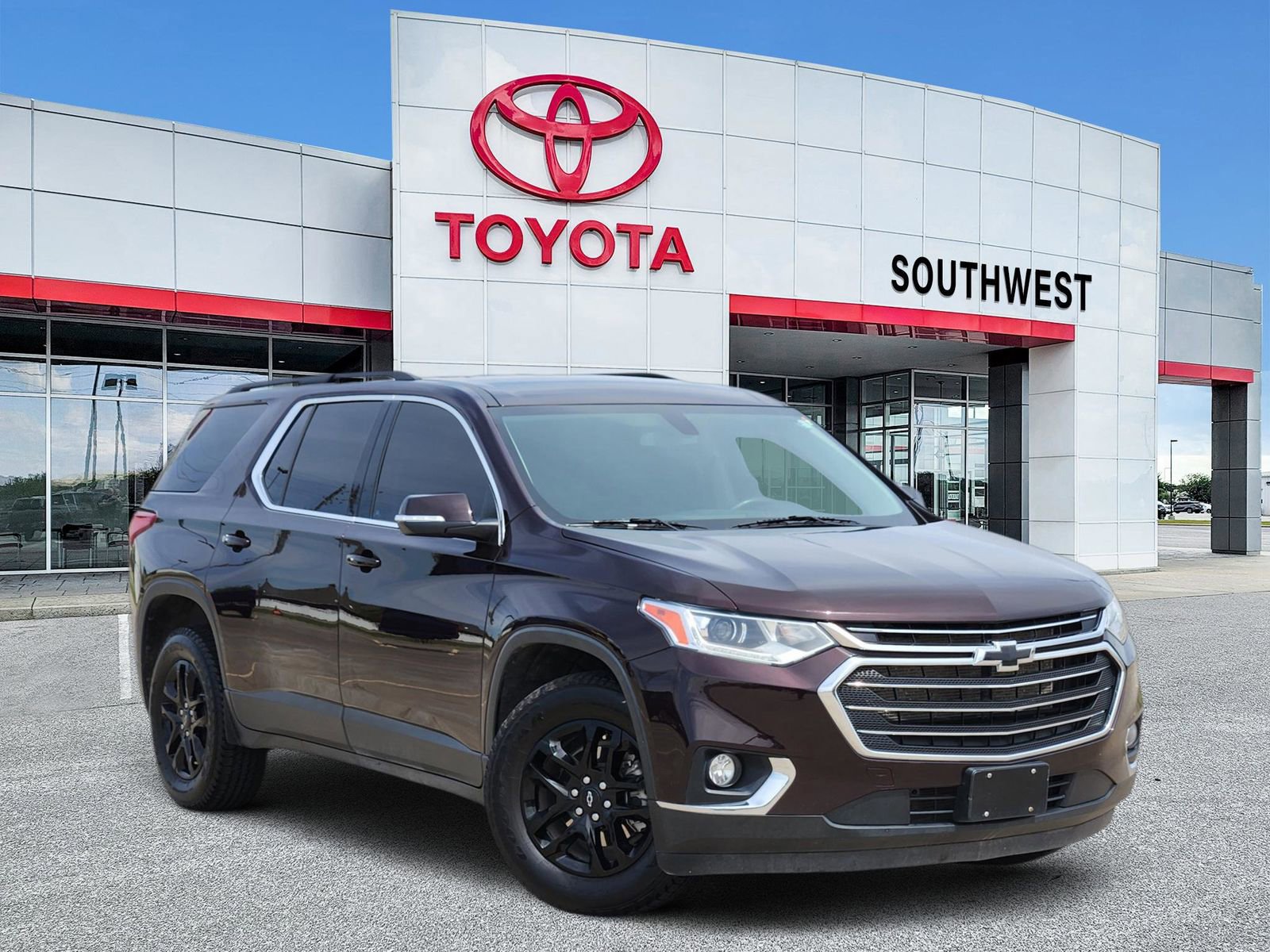 Used 2021 Chevrolet Traverse LT