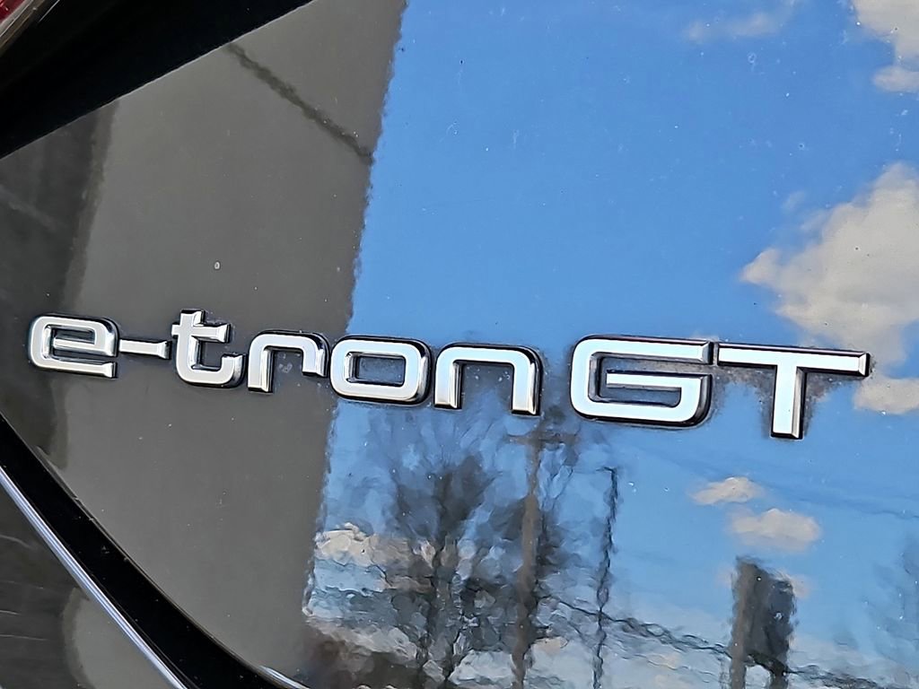 Used 2023 Audi e-tron GT Premium Plus image 33
