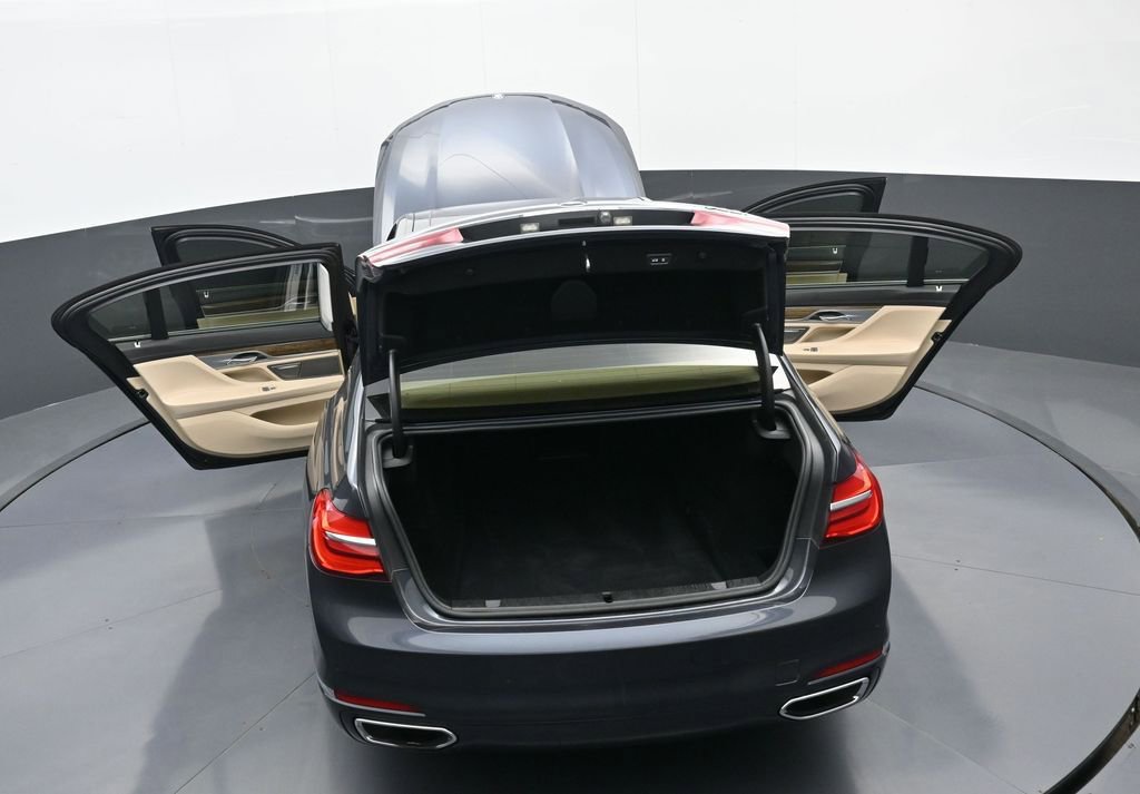 Used 2016 BMW 740i RWD image 43