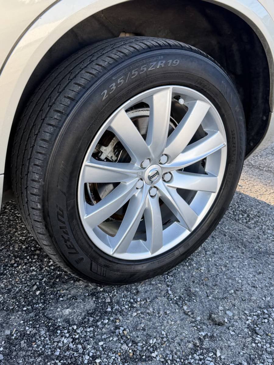 Used 2017 Volvo XC90 T6 Momentum w/ Vision Package AWD/4WD image 4