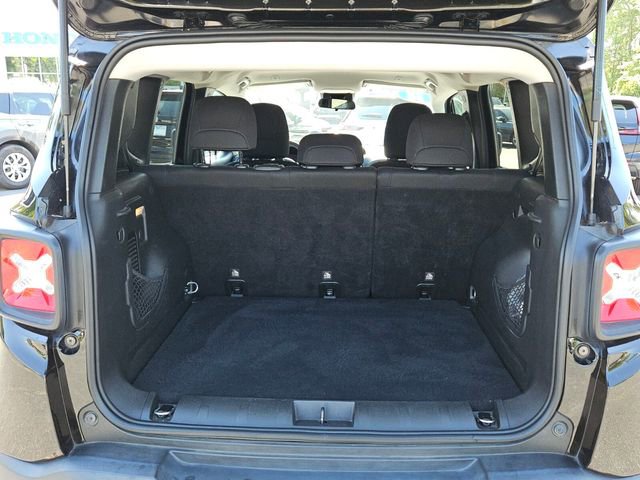 Used 2018 Jeep Renegade Latitude FWD image 13