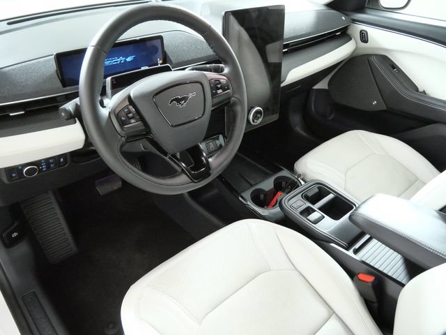Certified 2025 Ford Mustang Mach-E Premium AWD/4WD image 4