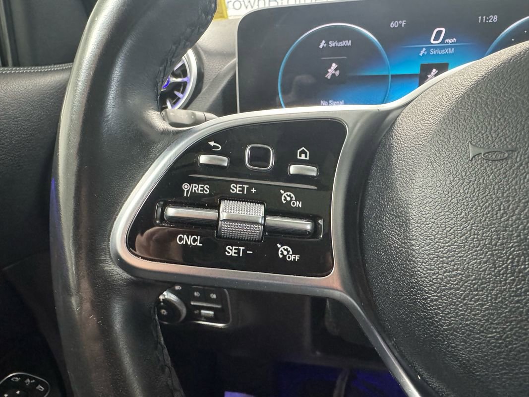 Used 2021 Mercedes-Benz GLA 250 4MATIC w/ Premium Package image 35