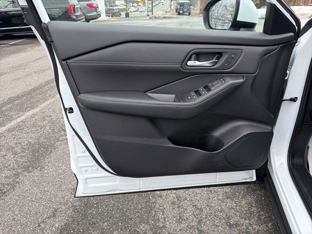 Used 2025 Nissan Rogue SL w/ SL Premium Package image 11