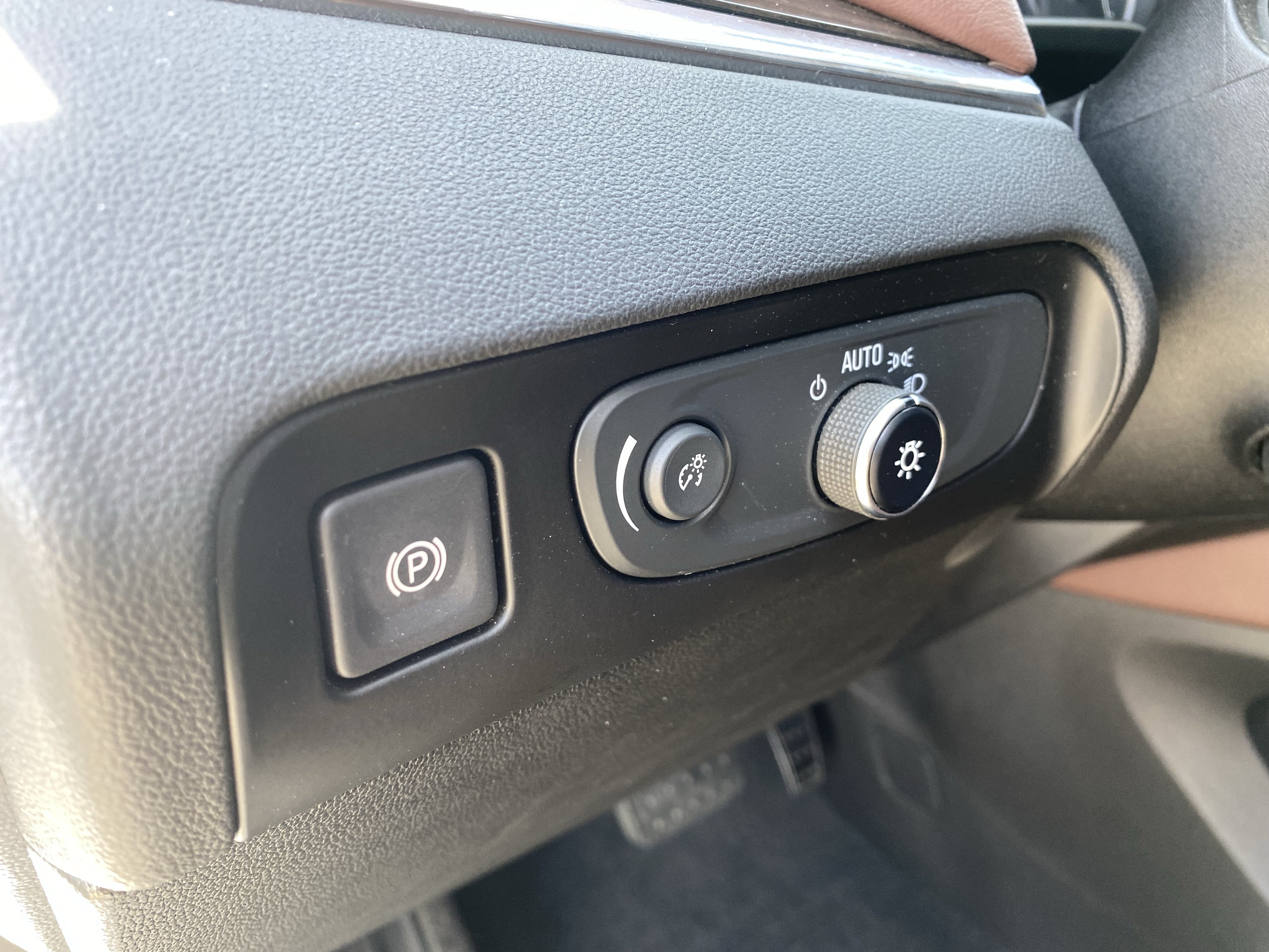 Used 2020 Buick Enclave Avenir w/ Avenir Technology Package AWD/4WD image 21