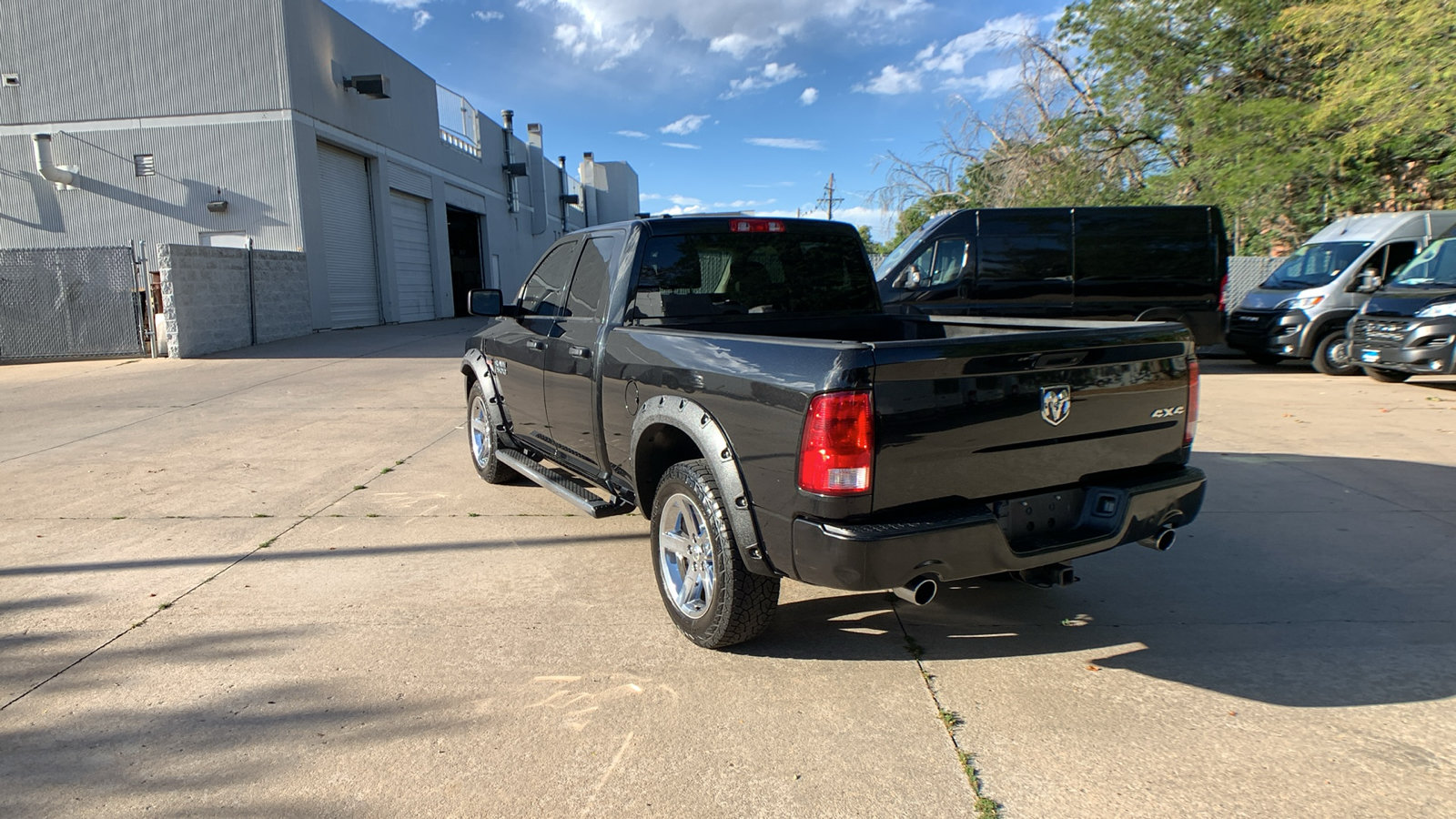 Used 2017 RAM 1500 Express AWD/4WD image 3
