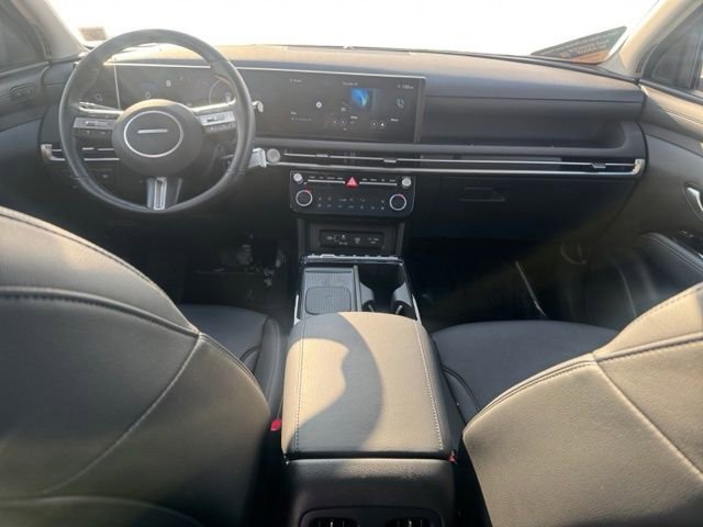 Used 2025 Hyundai Tucson Limited image 12