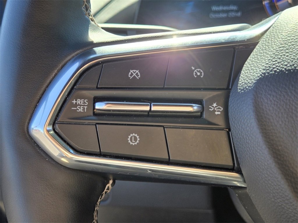 Used 2025 Chevrolet Traverse LT image 29