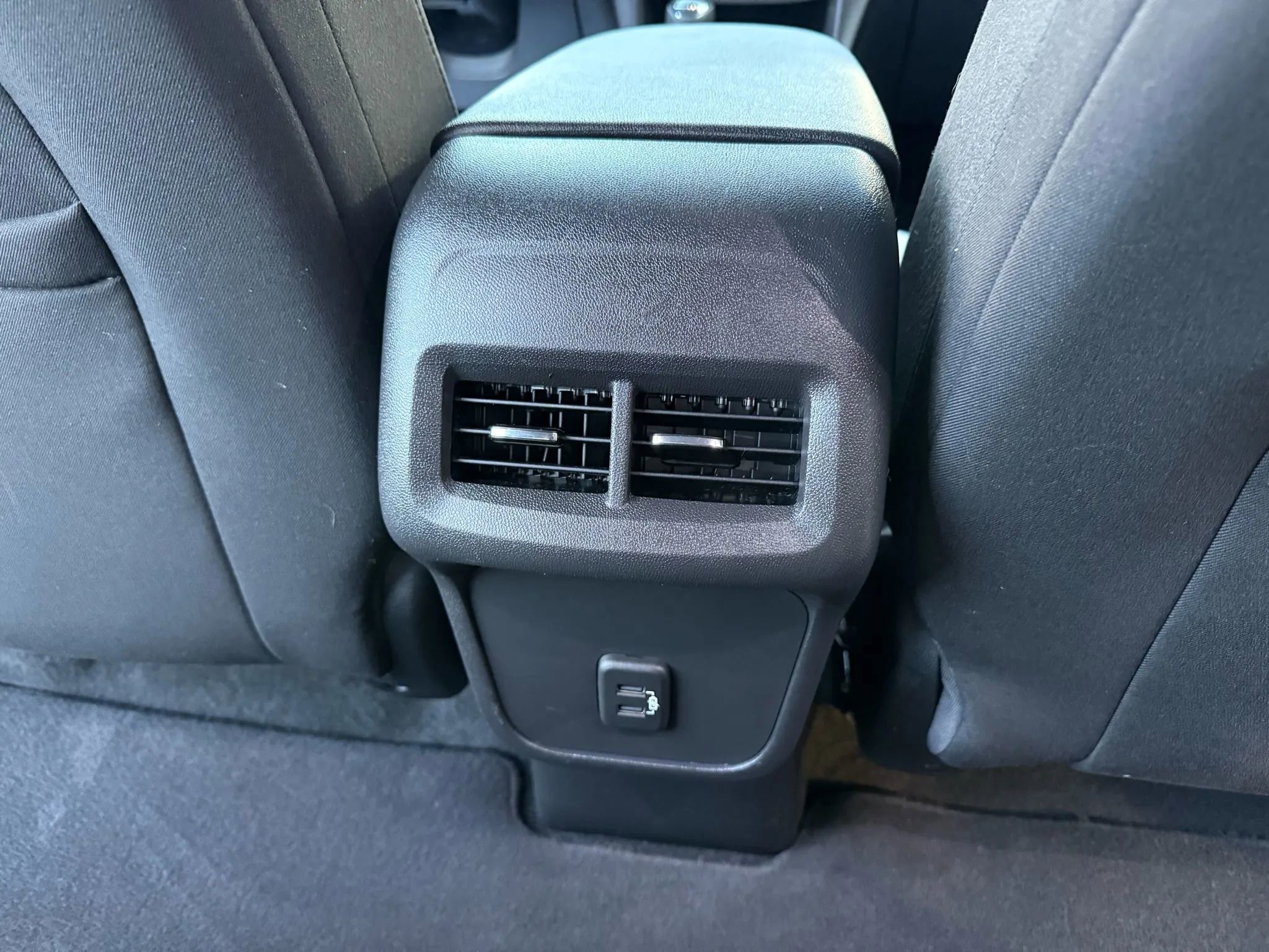 Used 2020 Chevrolet Equinox LS image 27