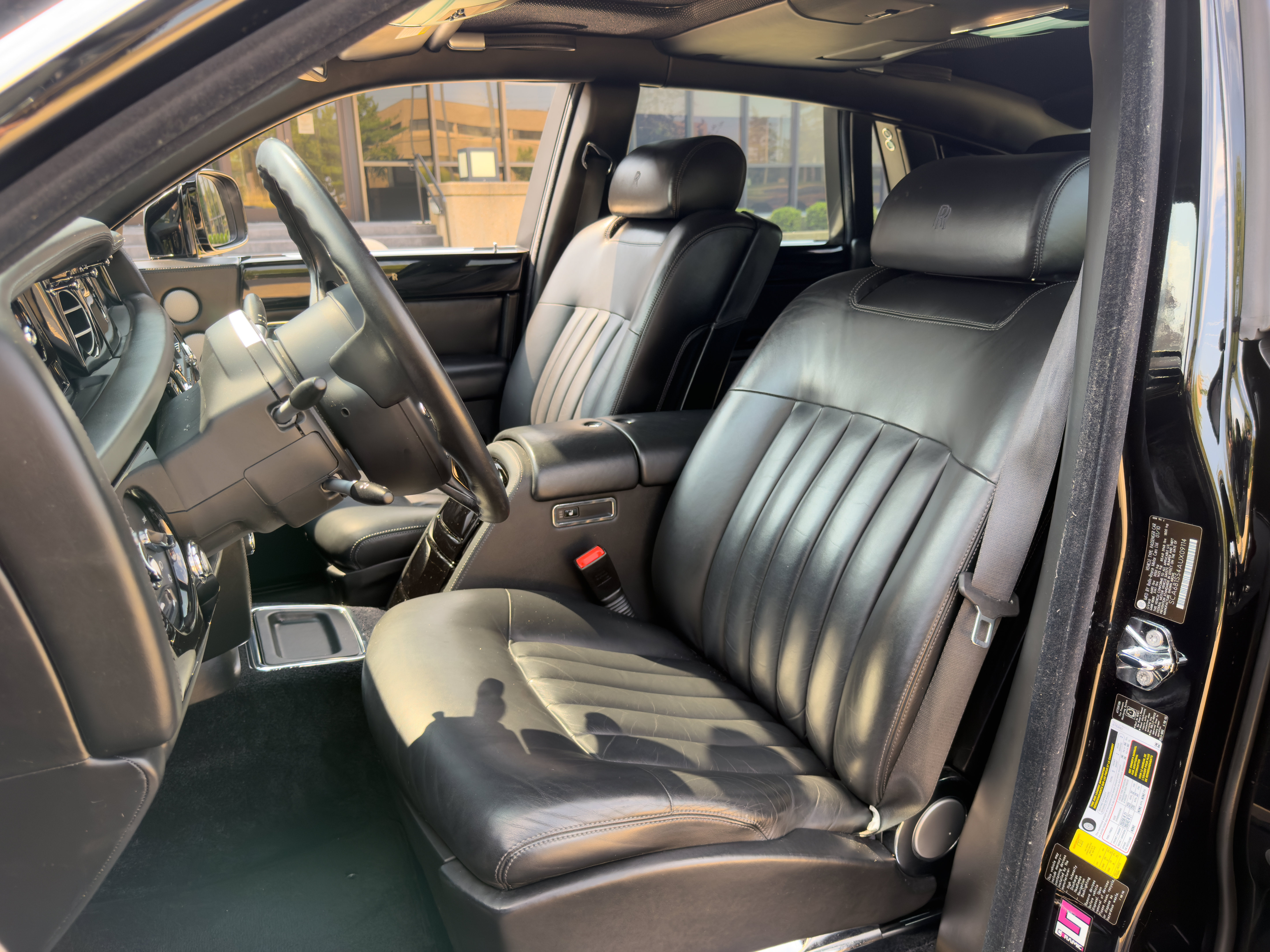 Used 2010 Rolls-Royce Phantom Sedan RWD image 15
