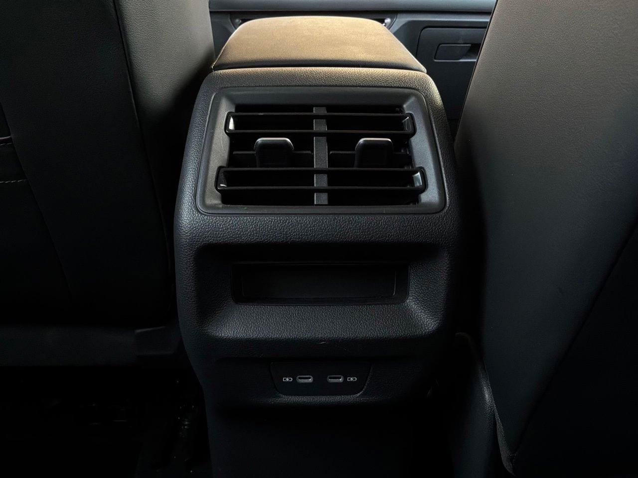Used 2026 Volkswagen Tiguan SE FWD image 13