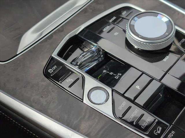 Used 2025 BMW X7 xDrive40i w/ Parking Assistance Package image 12