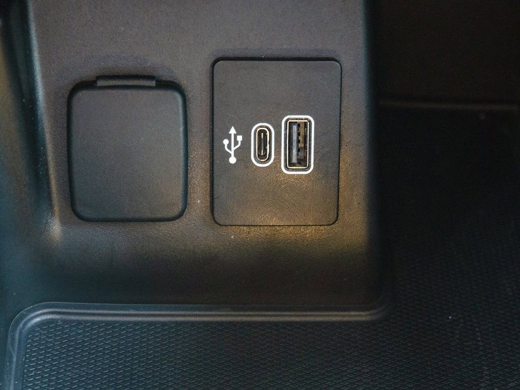 Used 2025 Ford Explorer ST-Line w/ ST-Line Street Pack image 21