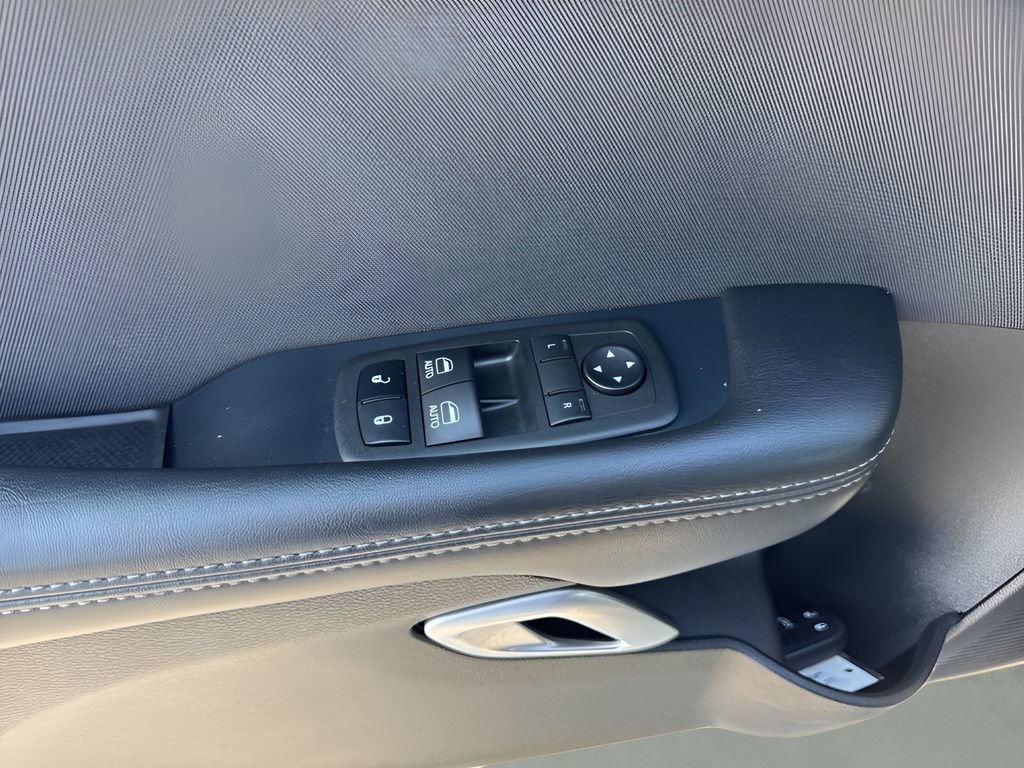 Used 2023 Dodge Challenger SXT image 23