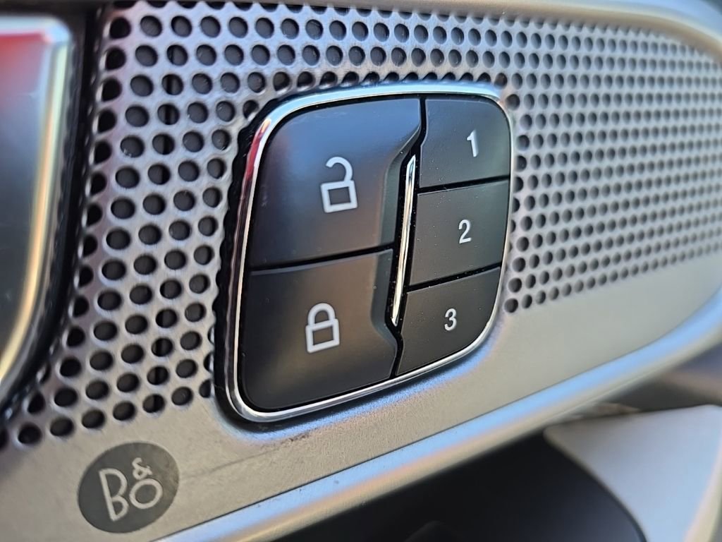 Used 2021 Ford Explorer Limited w/ Equipment Group 301A image 10