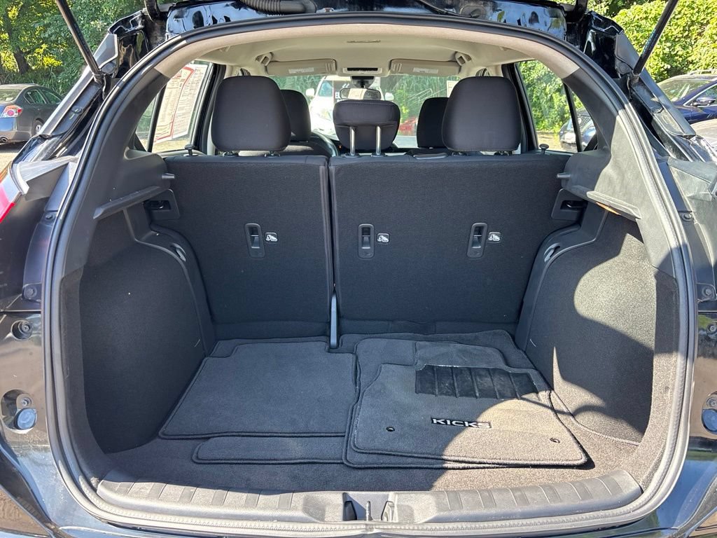 Used 2023 Nissan Kicks SV FWD image 34