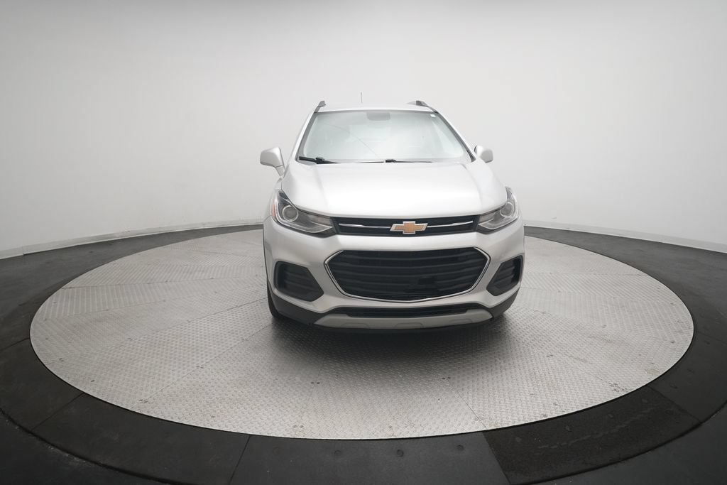Used 2020 Chevrolet Trax LT w/ LT Convenience Package FWD image 11
