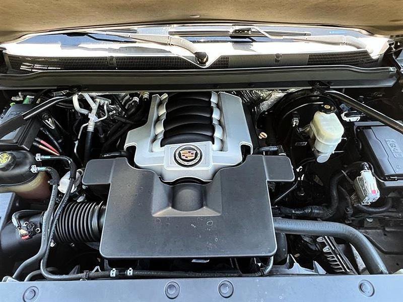Used 2015 Cadillac Escalade Luxury RWD image 53