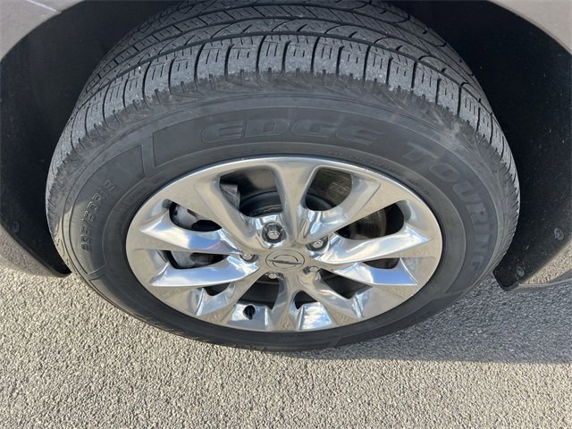 Used 2021 Chrysler Pacifica Touring-L w/ Uconnect Theater Family Group image 12