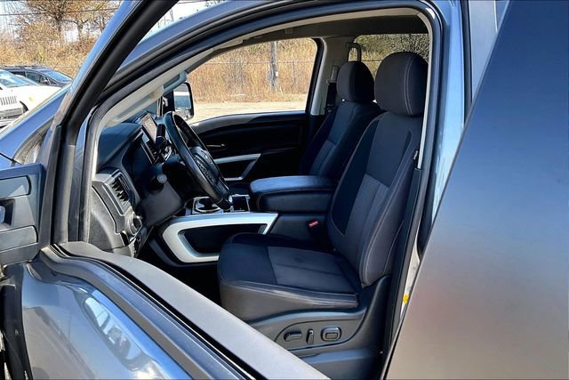 Used 2024 Nissan Titan SV w/ SV Convenience Package image 14