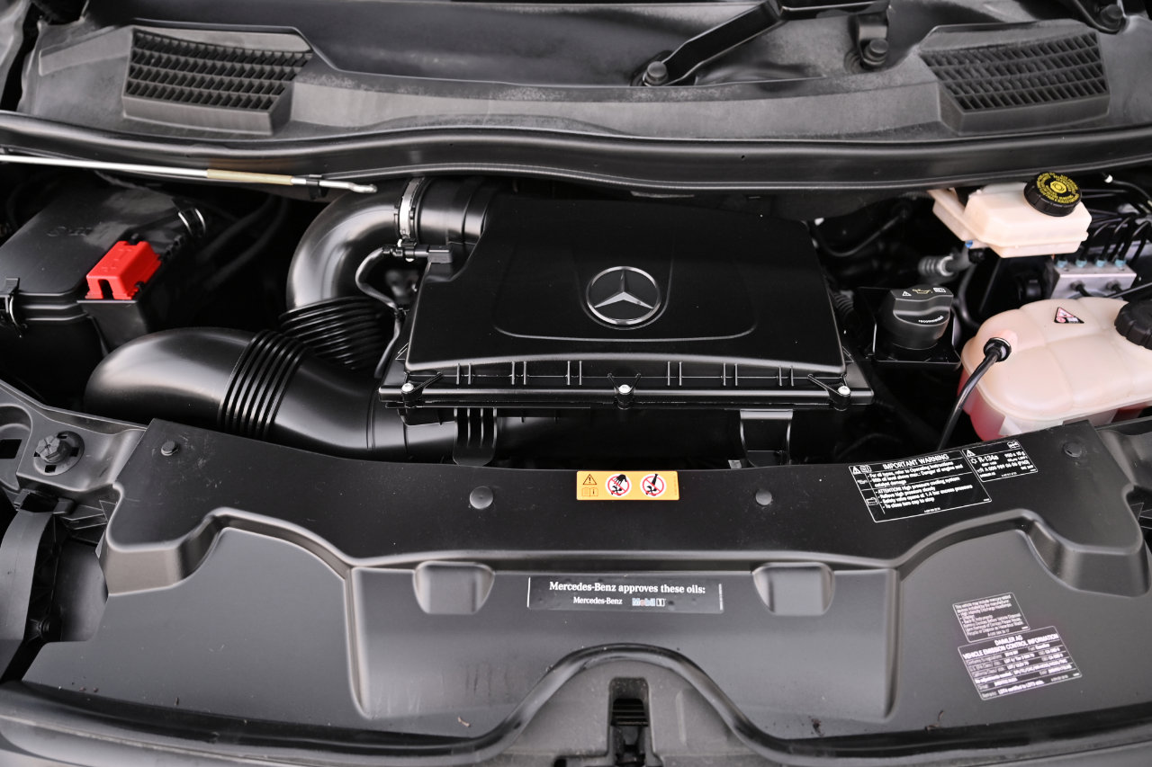 Used 2018 Mercedes-Benz Metris Passenger image 32