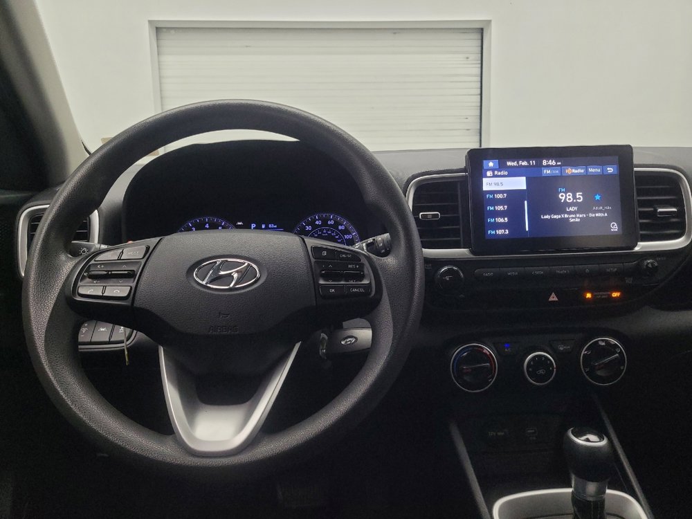 Used 2021 Hyundai Venue SE image 22