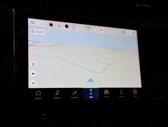 Used 2023 Jeep Grand Cherokee Summit w/ Luxury Tech Group V image 18