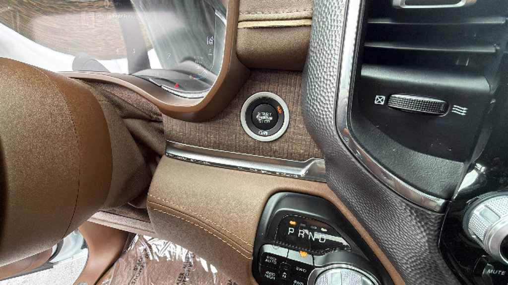 Used 2024 RAM 1500 Limited AWD/4WD image 17