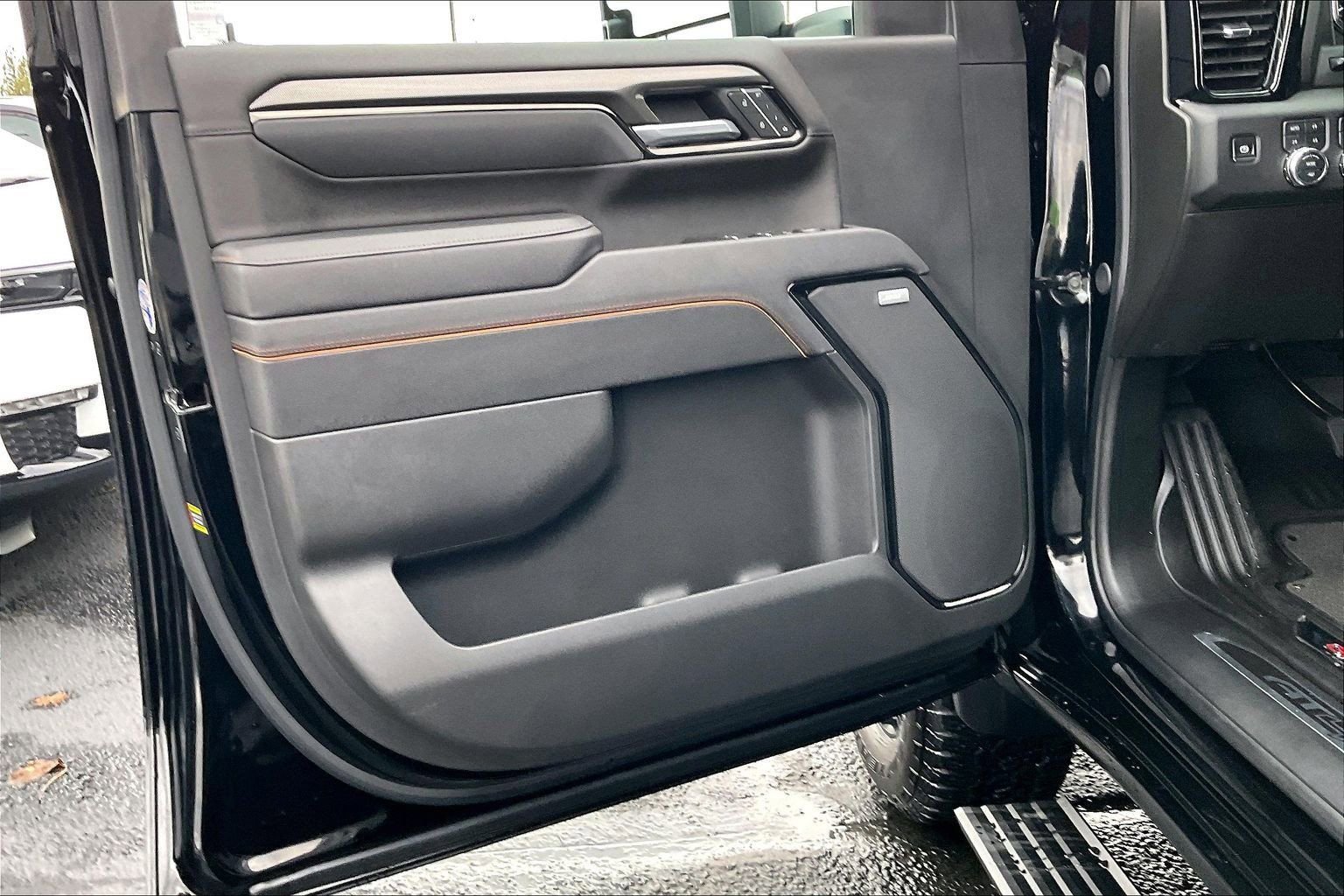 Used 2025 GMC Sierra 3500 AT4 w/ AT4 Premium Plus Package image 26