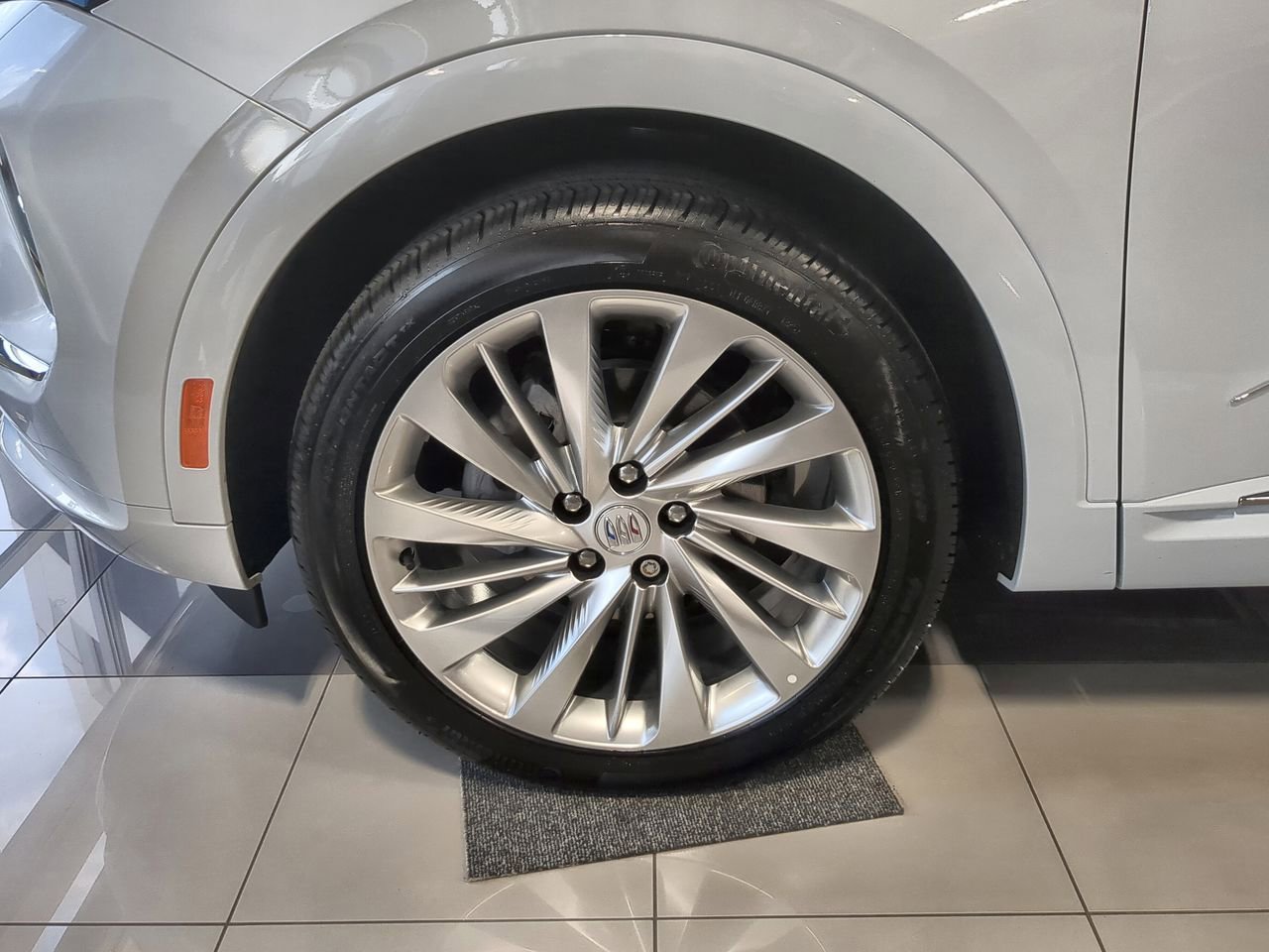 Used 2025 Buick Envision Avenir AWD/4WD image 33