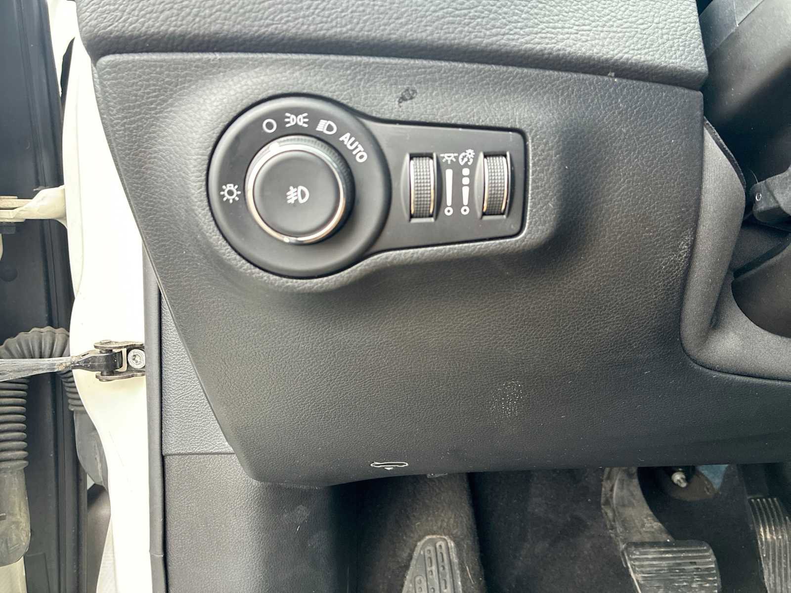 Used 2018 Jeep Compass Limited w/ Safe & Security Group image 17