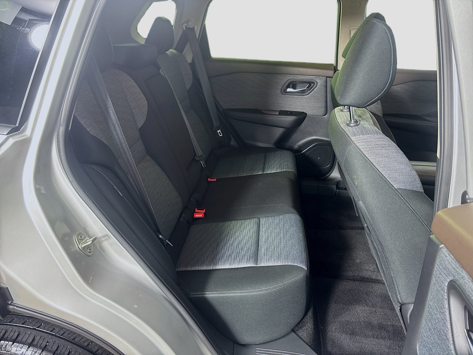 Used 2023 Nissan Rogue SV AWD/4WD image 24