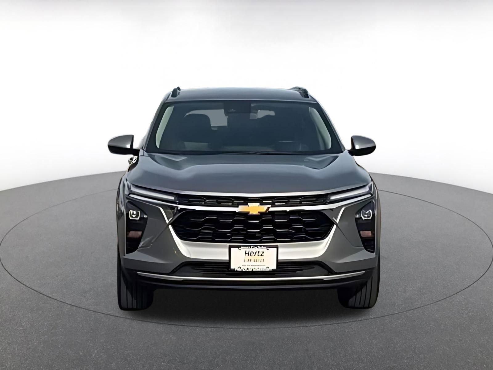 Used 2025 Chevrolet Trax LT image 3