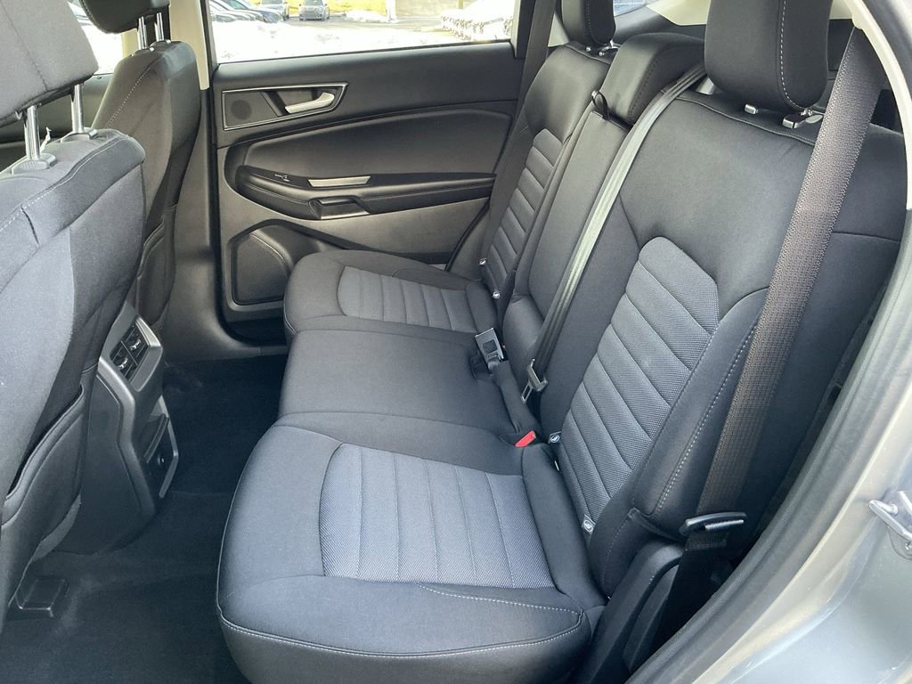 Used 2024 Ford Edge SE image 12