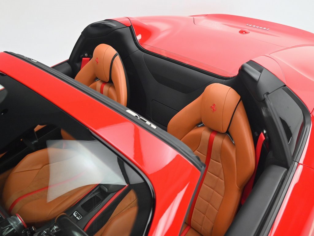 Used 2022 Ferrari 812 GTS image 22