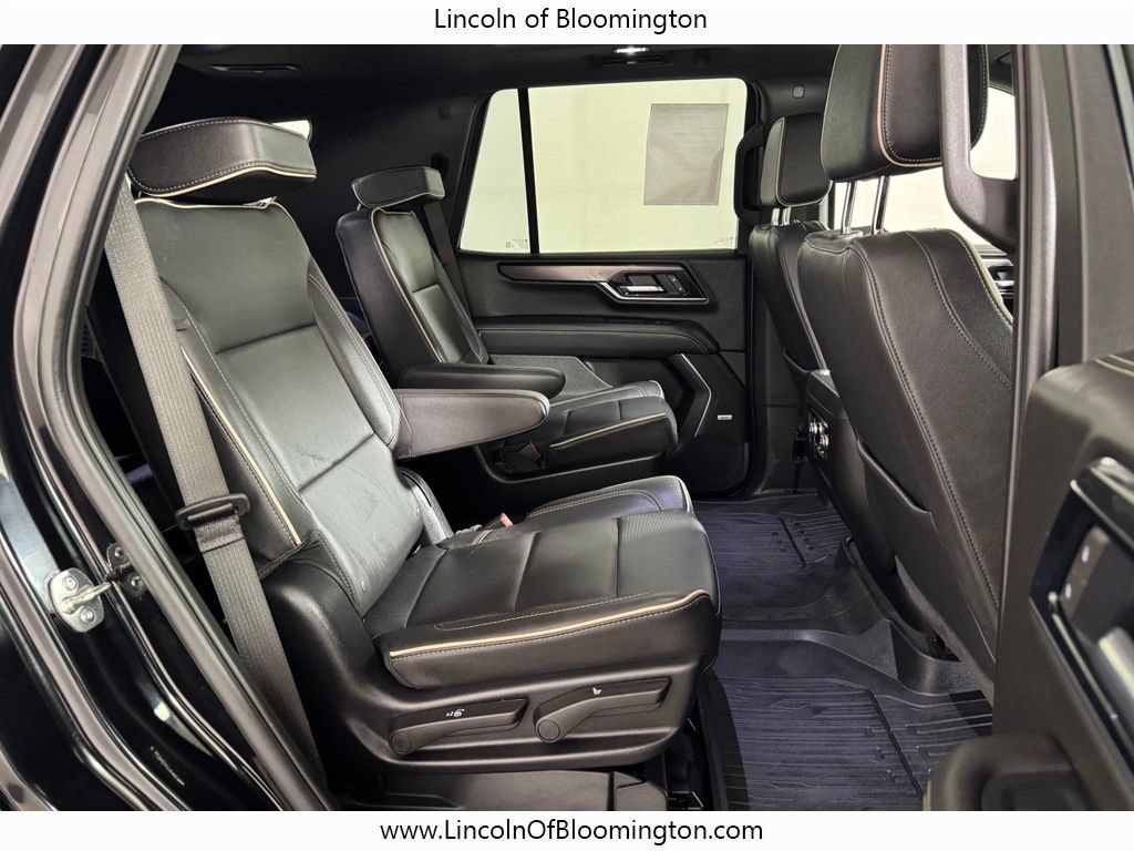 Used 2025 GMC Yukon Elevation AWD/4WD image 12