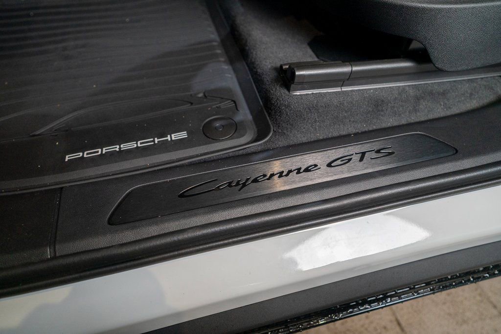 New 2026 Porsche Cayenne GTS image 27