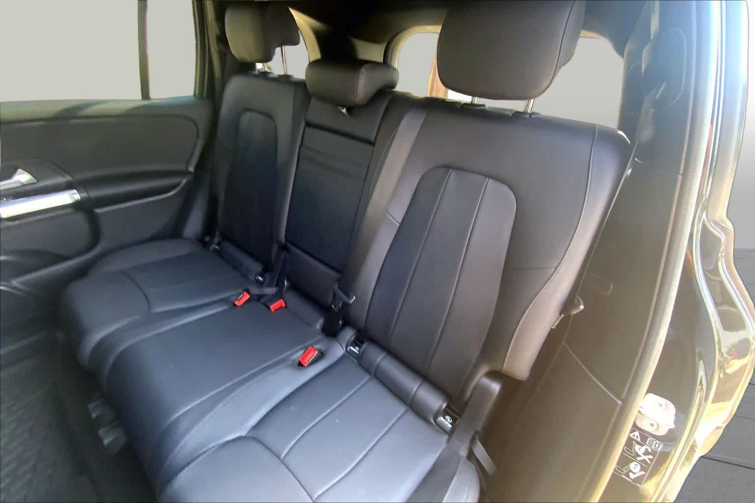 Used 2024 Mercedes-Benz GLB 250 image 19
