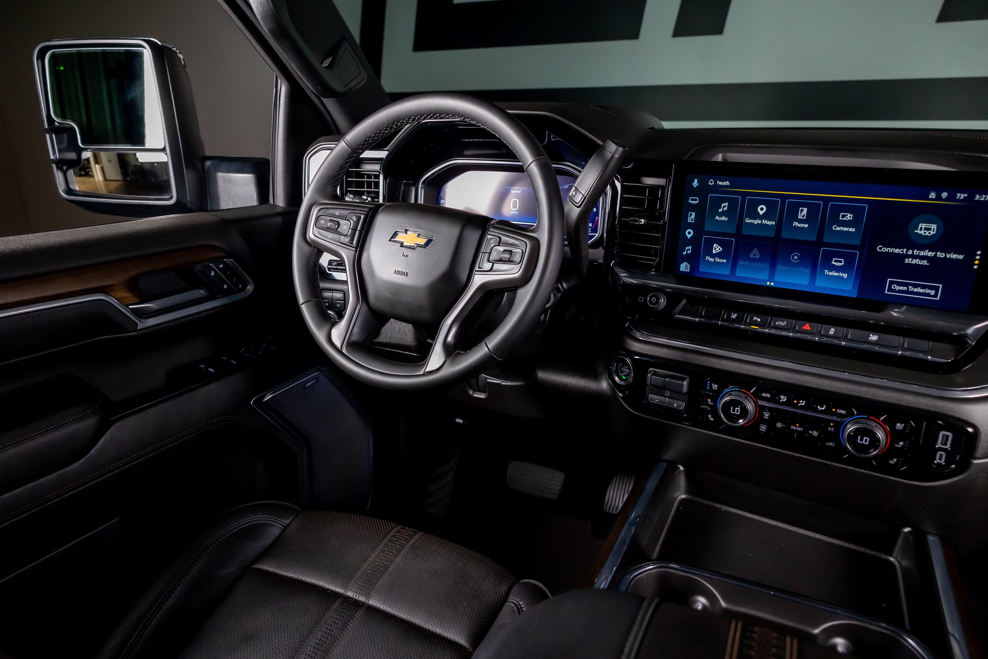 Used 2025 Chevrolet Silverado 3500 High Country w/ Technology Package AWD/4WD image 7