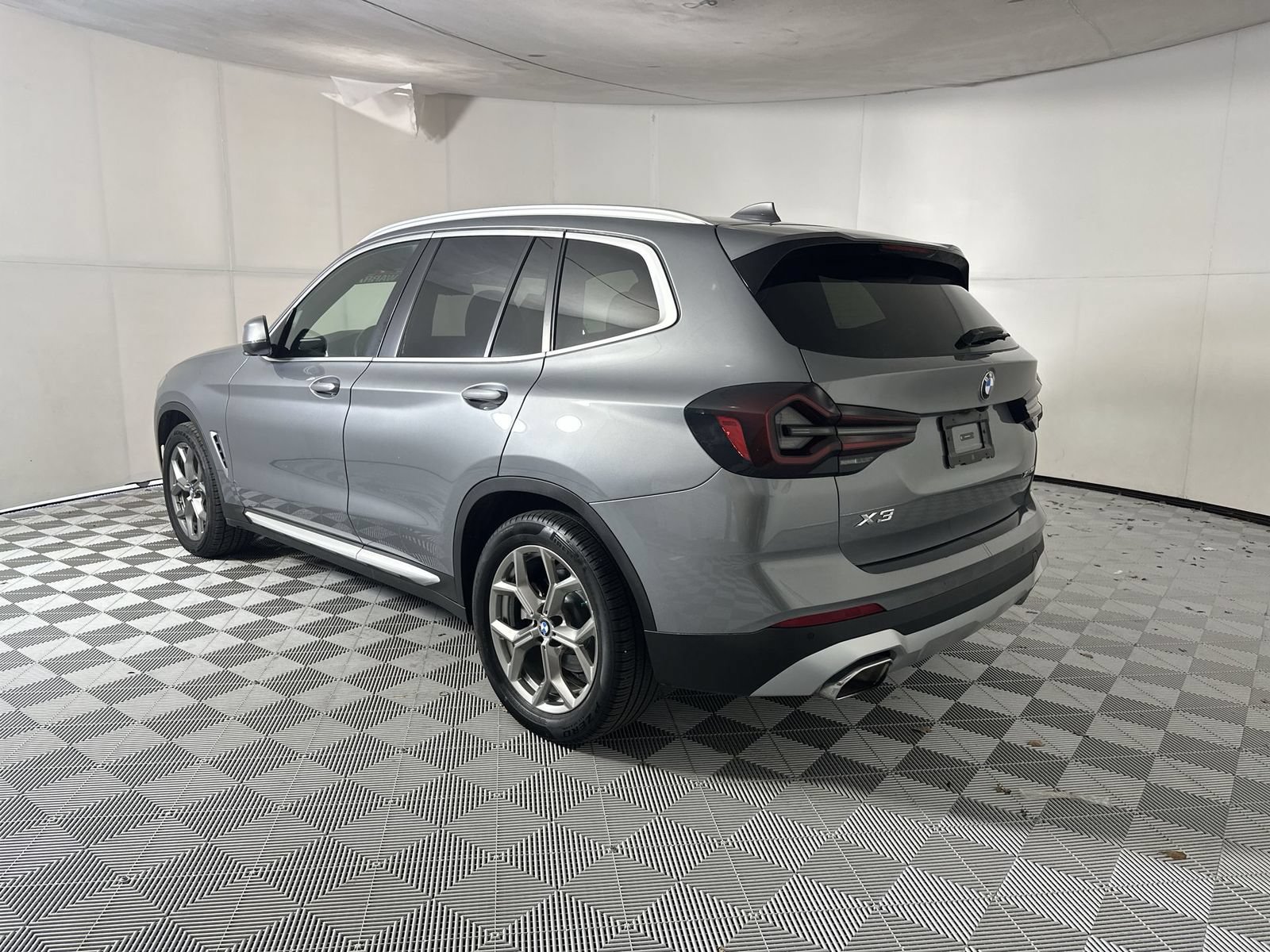Used 2024 BMW X3 xDrive30i AWD/4WD image 6